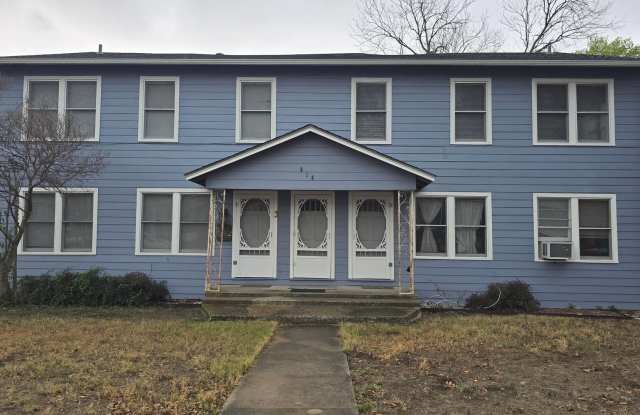 818 W RUSSELL PL unit: 4 photos photos