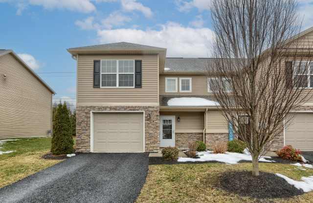 Fully Furnished 3 bedroom townhome - 31 Parker Spring Avenue, Cumberland County, PA 17013