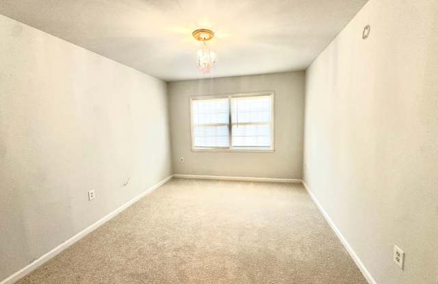 BEAUTIFUL CONDO IN FOXCROFT COLONY -FAIRFAX Gallery 4