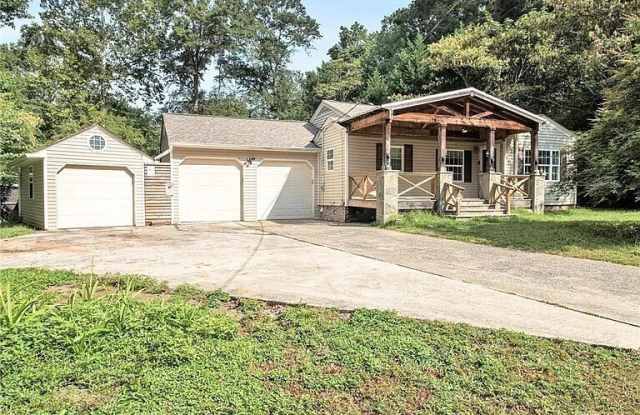 88 Greenwood - 88 Greenwood Street, Fairburn, GA 30213