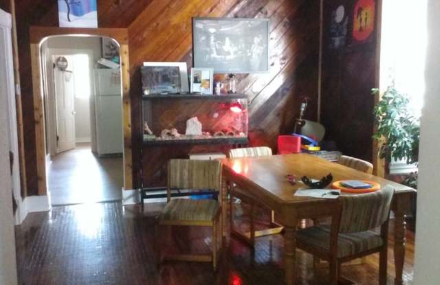 4 Bedrooms 2 Full Bath Home off West Main St! Gallery 4