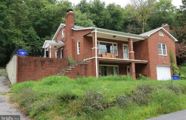 6914 EDGEMONT Road Gallery 2