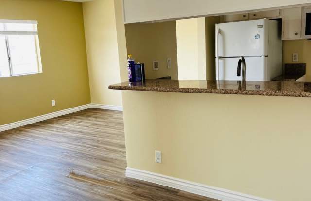 2810 West Slauson Avenue - 7 photos photos