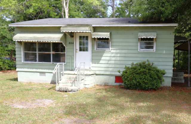 604 E Brookwood Dr photos photos