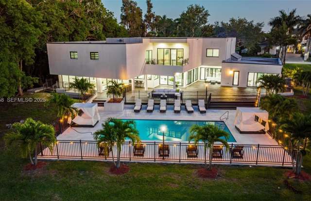 11861 NW 4th St photos photos