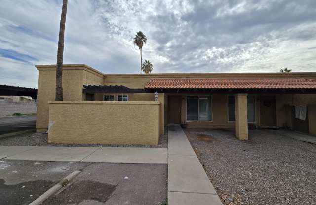 715 N ARROWHEAD Drive unit: 4 photos photos