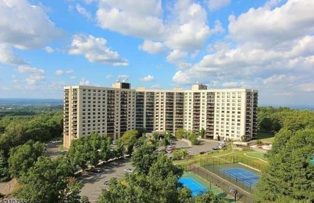 2 Claridge Drive - 2 Claridge Drive, Verona, NJ 07044
