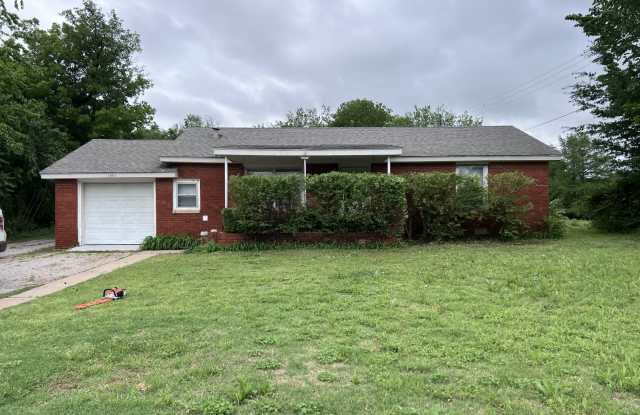 1301 South Berry Road - 1301 South Berry Road, Norman, OK 73072