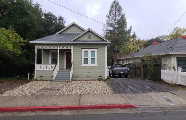 Beautiful Remodeled Home, 3 years ago, located on Bodega Ave – walking distance from town. photos photos