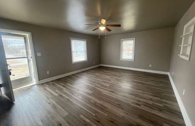 Cozy 2 Bedroom and 1 Bath Home Gallery 3