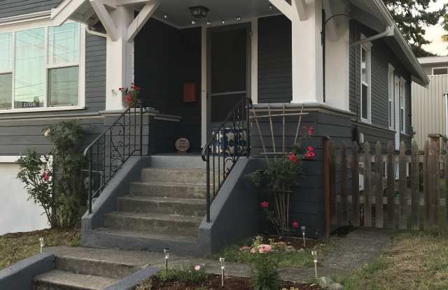1706 N 34th St - 1706 North 34th Street, Seattle, WA 98103