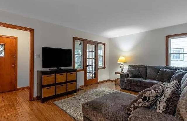 3370 Wallace Drive Gallery 2