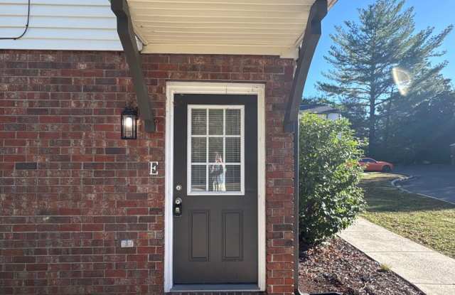 Charming Townhome Available in Central Tullahoma... Gallery 4