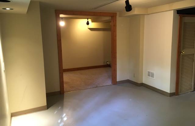 8411 Abbott Lane photos photos