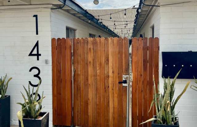 1433 S. Kenneth Place Gallery 4