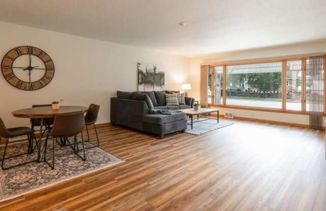 Spacious 4 bedroom 2 bathroom stand alone pet friendly home, with attached garage photos photos