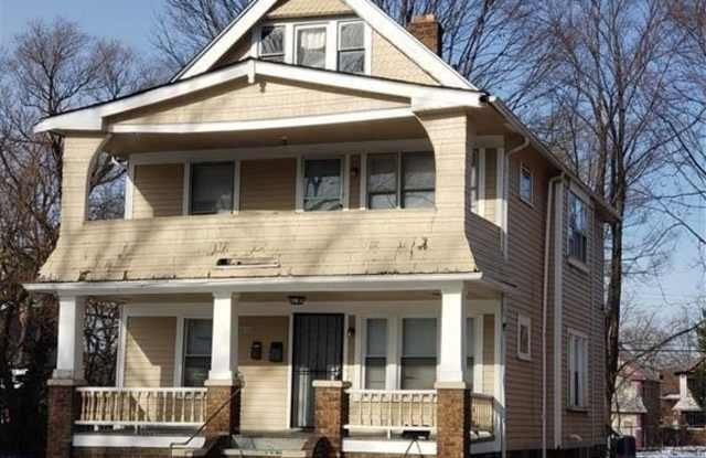 10613 Manor Avenue photos photos