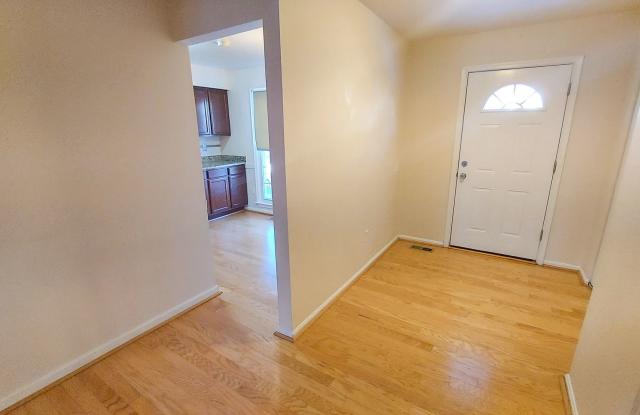3BR Townhouse in Dumont Oaks Community of Silver Spring,MD - Available early December Gallery 3