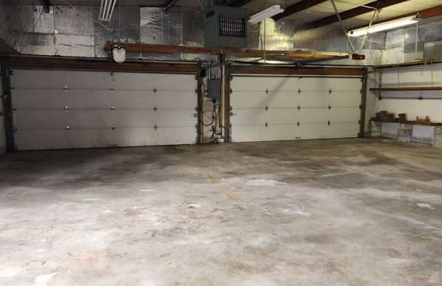 311 w 9th St Warehouse A - 1 photos photos