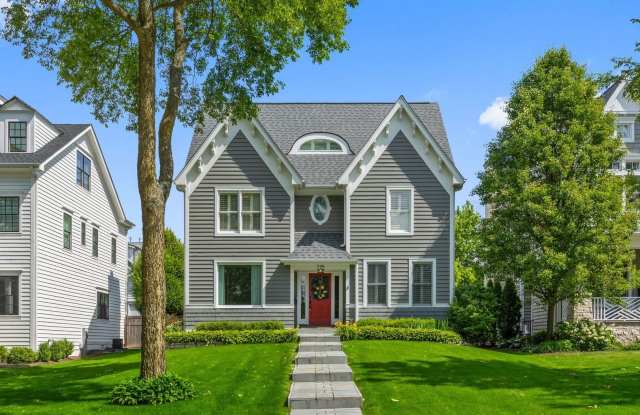 735 W 8th Street photos photos