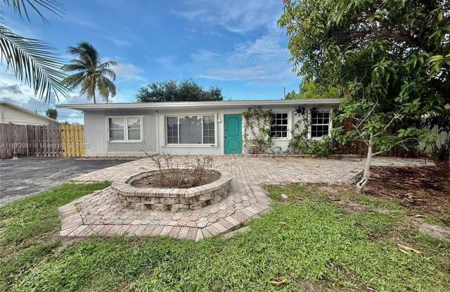 2730 NE 9th Ter photos photos