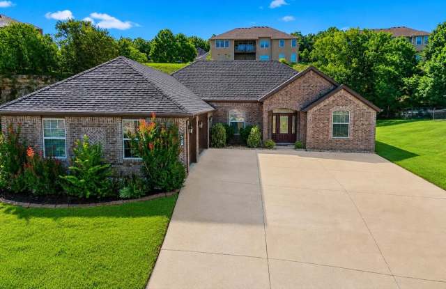 138 Stoney Pointe Drive Gallery 1