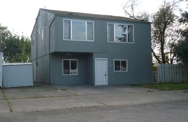 Large 2 story home in Bethel area. - 2780 Edison Street, Eugene, OR 97402