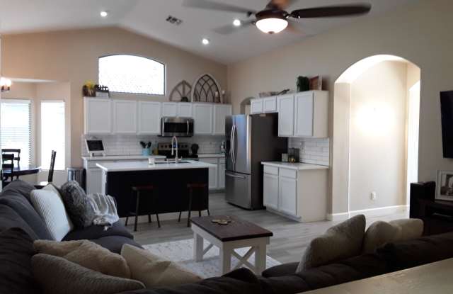 3344 E Chickadee Road Gallery 2
