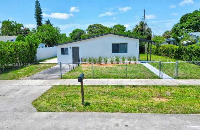3331 NW 8th Pl - 3331 Northwest 8th Place, Lauderhill, FL 33311