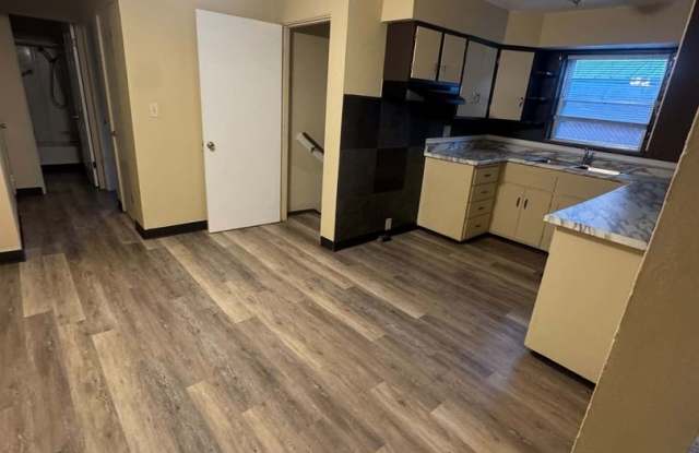 Charming 3BR Duplex in Belleville Gallery 4