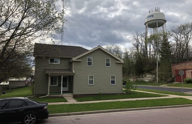 190 4th St - 190 4th St, Reedsburg, WI 53959