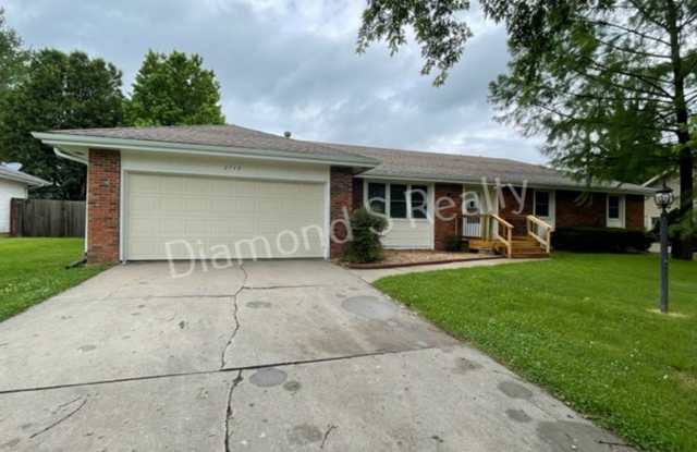 4 Bedroom Home Available Now! Southwest Springfield! photos photos