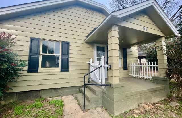 Welcome to this charming 2-bedroom, 1-bathroom home located in the scenic Kings Mountain, NC photos photos