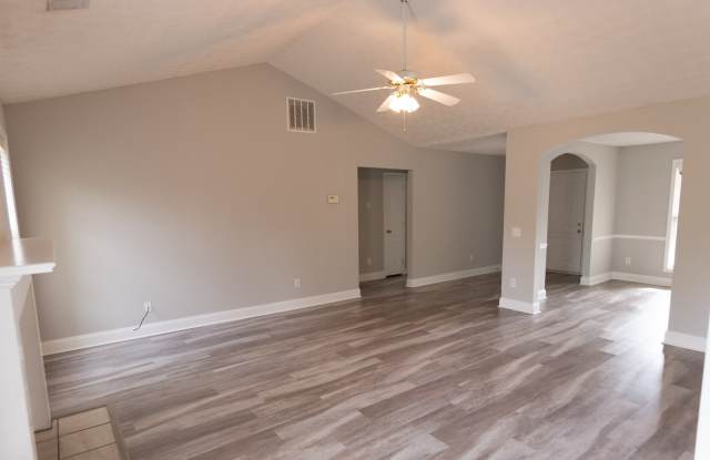 Beautiful 3 bedroom, 2 bath single family home Gallery 3