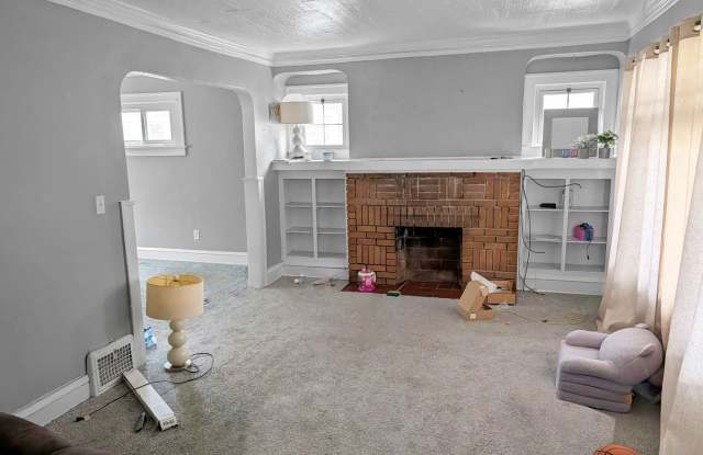 3 BED 1 BATH SINGLE FAMILY HOME! Gallery 1