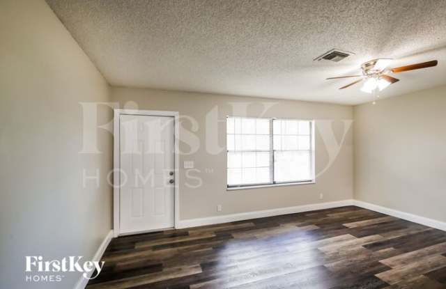 4555 Palm Ridge Boulevard Gallery 2