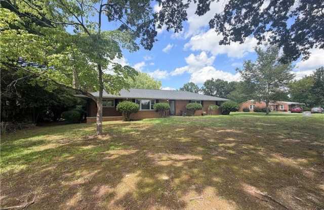 1908 Cardinal Crest Road Gallery 2