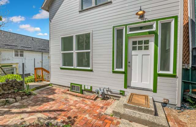 66 W Bond St Unit A, Astoria, OR 97103 Gallery 3