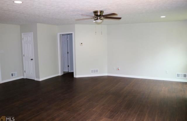 165 Brookwood Ln Gallery 2