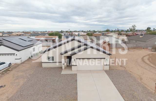Beautiful Updated Home in Arizona City Gallery 3