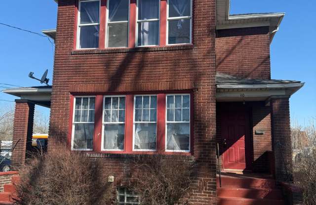 10 East Lucius Avenue - 10 photos photos