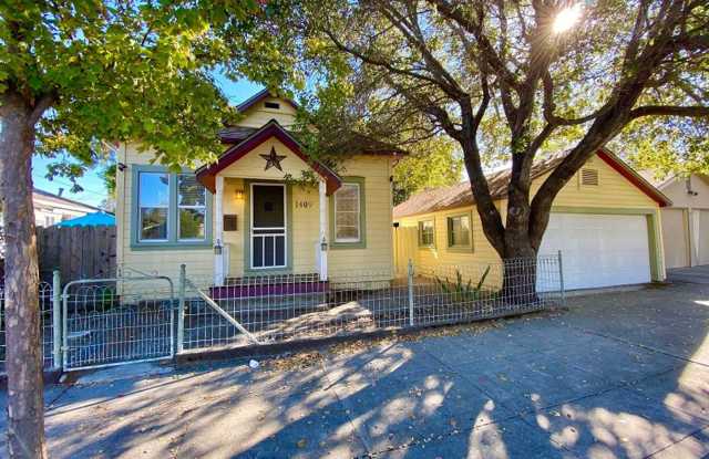 1409 D Street Gallery 2