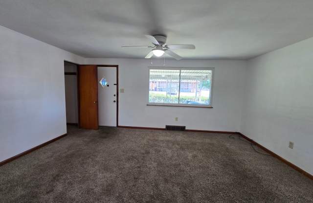 2 Bedroom Brick Ranch Home - Available NOW! Gallery 4