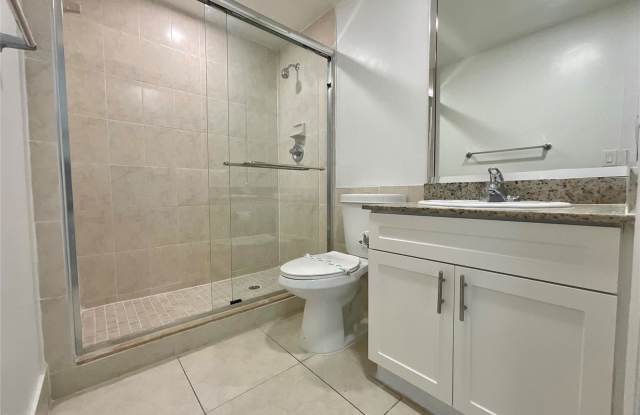 16800 North Bay Road Gallery 4