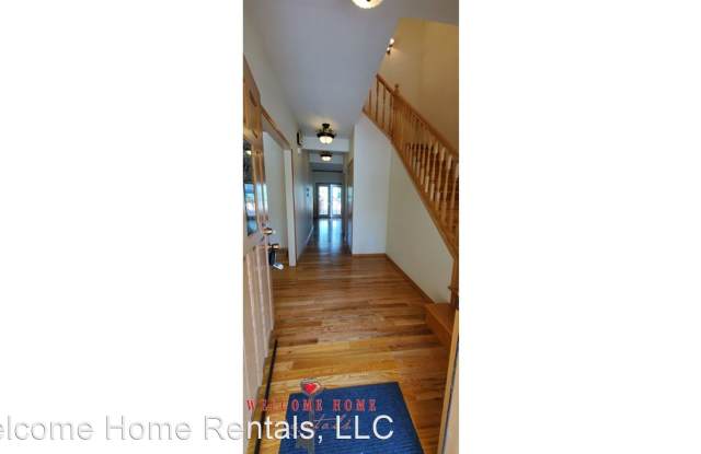 9622 Amanda Dr. NE Gallery 4