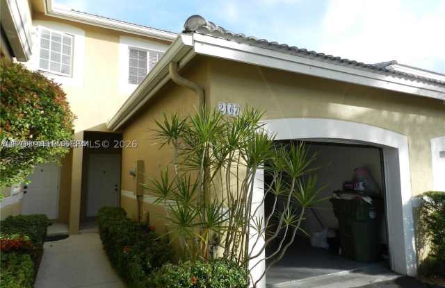 2167 Madeira Dr Gallery 1