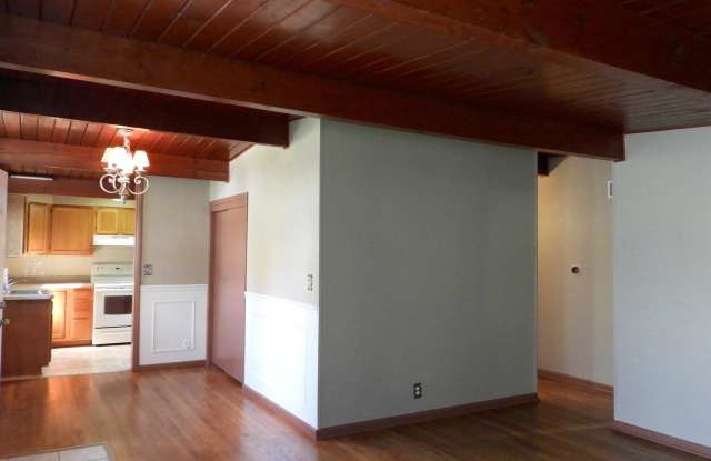 6203 North Howard Avenue Gallery 3