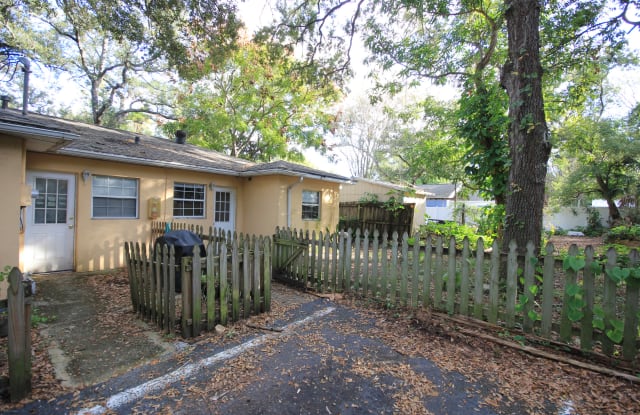 911 1/2 Pine Street - 911 1/2 Pine St, Clearwater, FL 33756