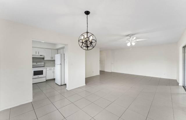 408 PINE TREE Court Gallery 4