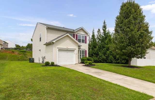 Spacious 3-Bedroom Home with Garage in Desirable Greensboro Neighborhood! Gallery 3